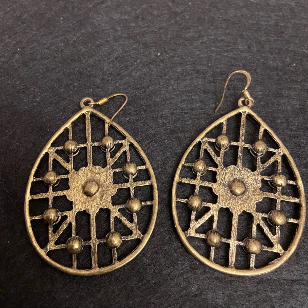Avenue Gold Web Teardrop Dangle Metal Rhinestone Earrings. - Picture 4 of 5